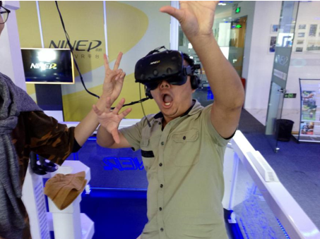 广州火星时代校区组织学员体验VR科技，增强专业基础支撑