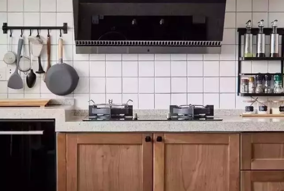 厨房装修小技巧：台面高低不同，功能更加丰富