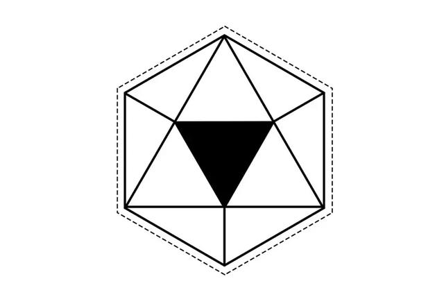 最后,通过选择自定义形状工具(u)并为设计中心创建三角形来完成此设计