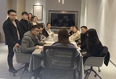 1907室內參觀企業進行麵試