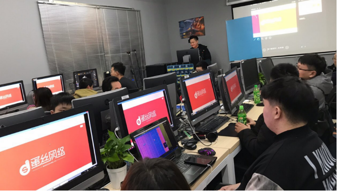 上海火星时代游戏模型专业招聘会正在进行中