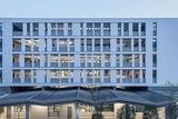將建筑、室內(nèi)和景觀融合，打造“浸潤式”的教學(xué)空間