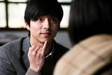 在影視作品中，導演怎樣利用擾動敘事來激活故事結構?