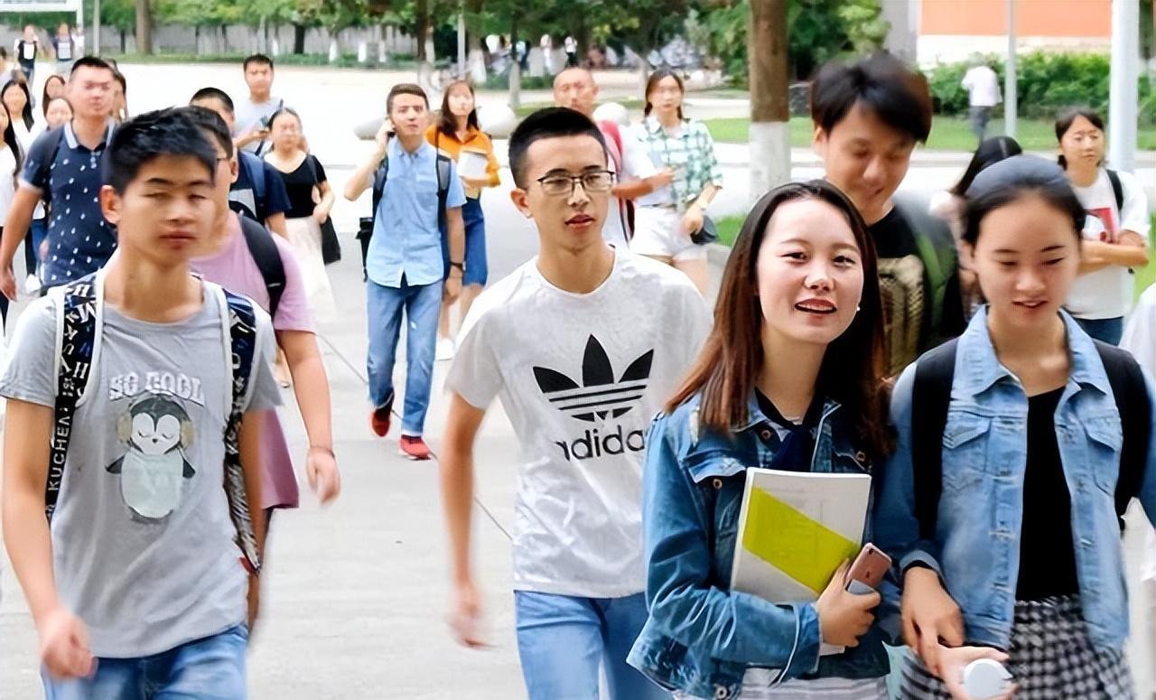 大學生就業(yè)問題